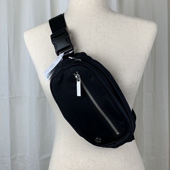 Lululemon Athletica Wanderlust Bag Black Brand‎ New Discontinued - Picture 7 of 9